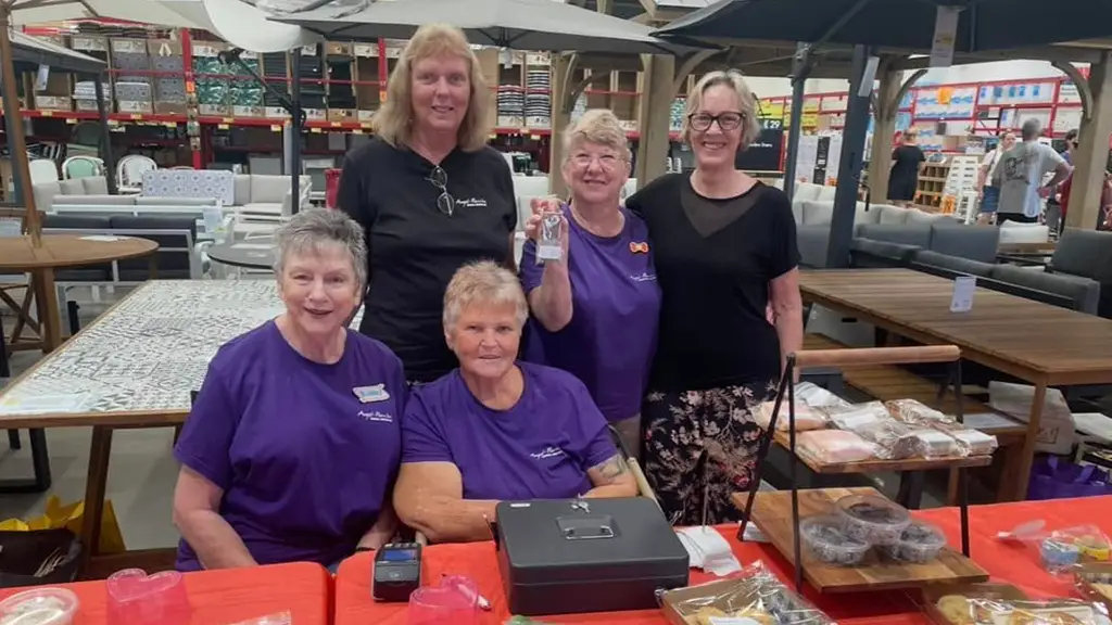 Volunteers of Animal rescue group Angels Paws Inc